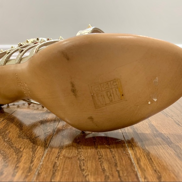 Valentino Garavani Gold Lovestud Sandals - Picture 8 of 12